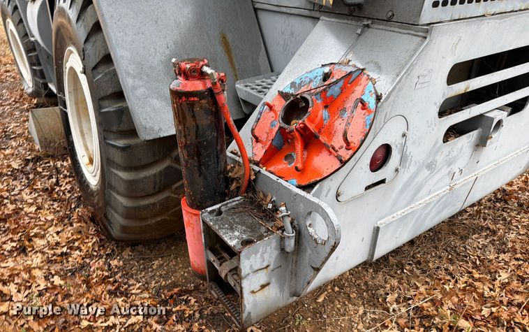 image for item FK2546 Lorain LRT 275D crane