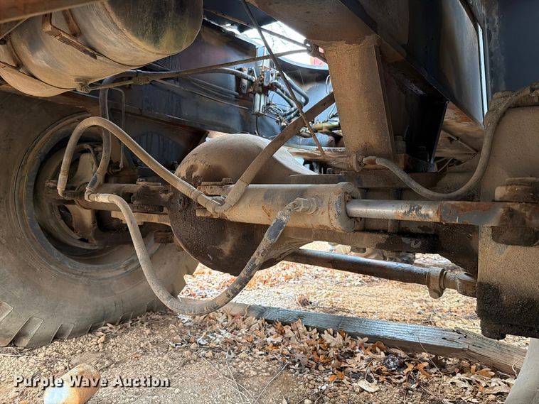 image for item FK2546 Lorain LRT 275D crane