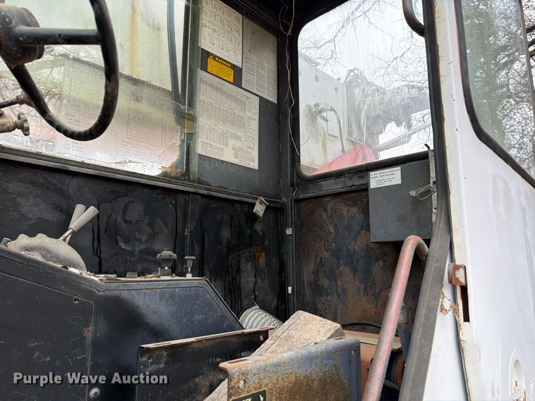 image for item FK2546 Lorain LRT 275D crane