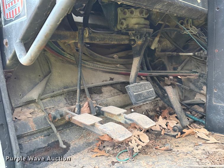 image for item FK2546 Lorain LRT 275D crane