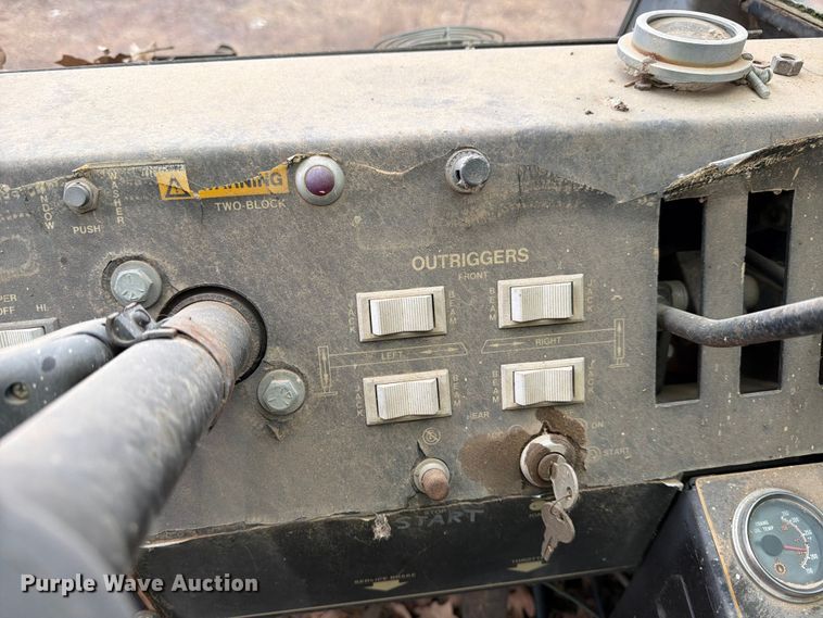 image for item FK2546 Lorain LRT 275D crane