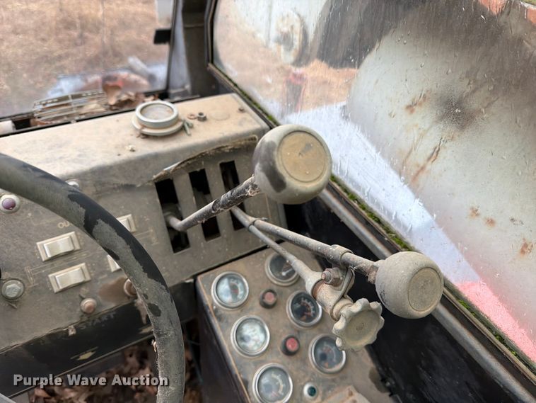 image for item FK2546 Lorain LRT 275D crane