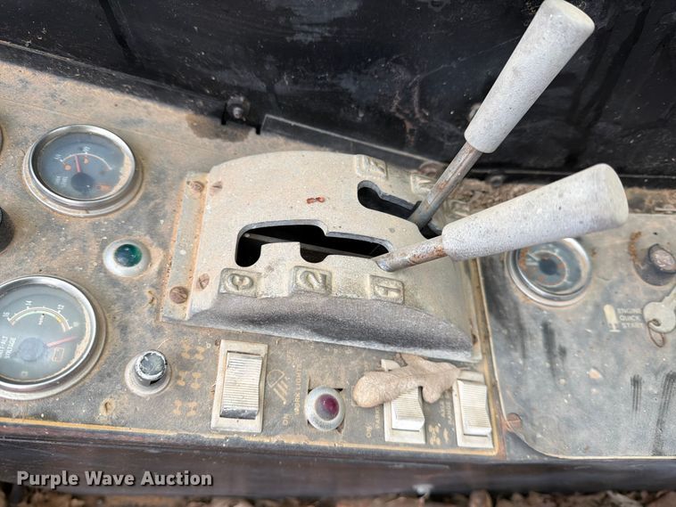 image for item FK2546 Lorain LRT 275D crane