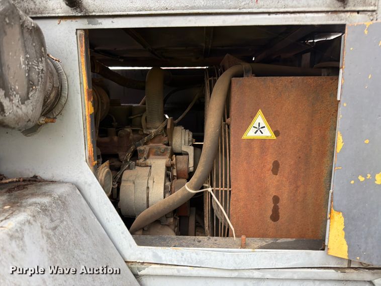 image for item FK2546 Lorain LRT 275D crane