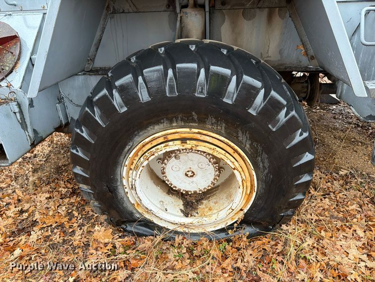 image for item FK2546 Lorain LRT 275D crane