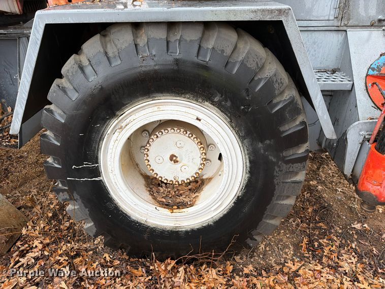 image for item FK2546 Lorain LRT 275D crane