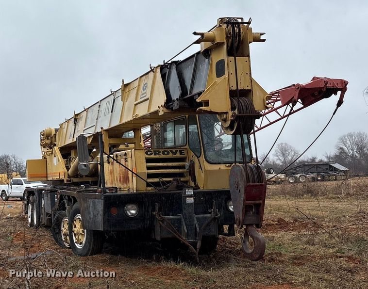image for item FK2548 1982 Grove 8435G crane truck