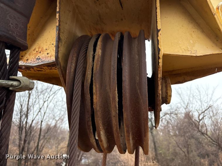 image for item FK2548 1982 Grove 8435G crane truck