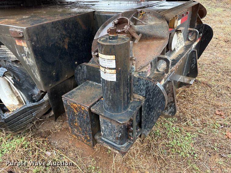 image for item FK2548 1982 Grove 8435G crane truck