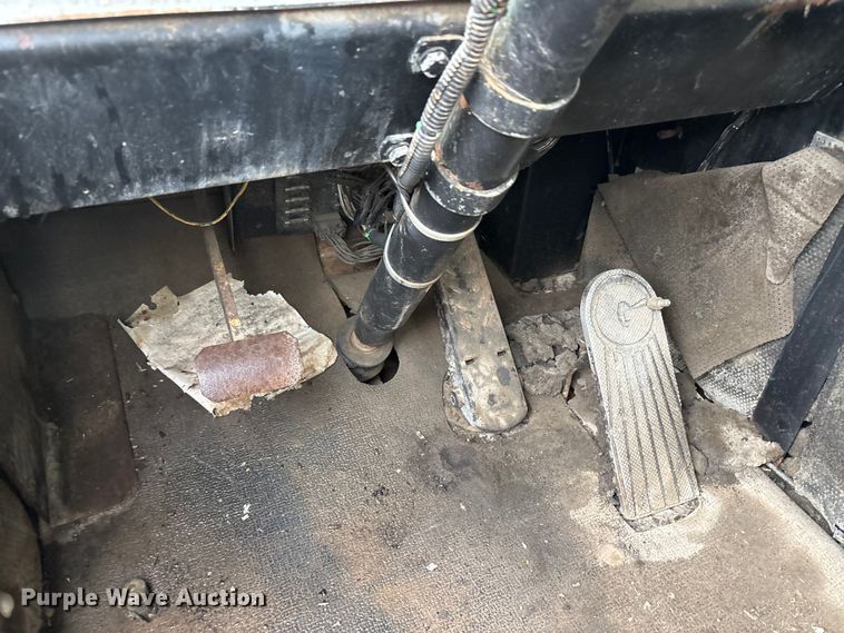 image for item FK2548 1982 Grove 8435G crane truck