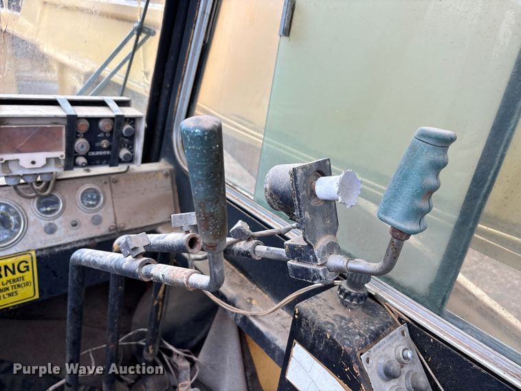 image for item FK2548 1982 Grove 8435G crane truck