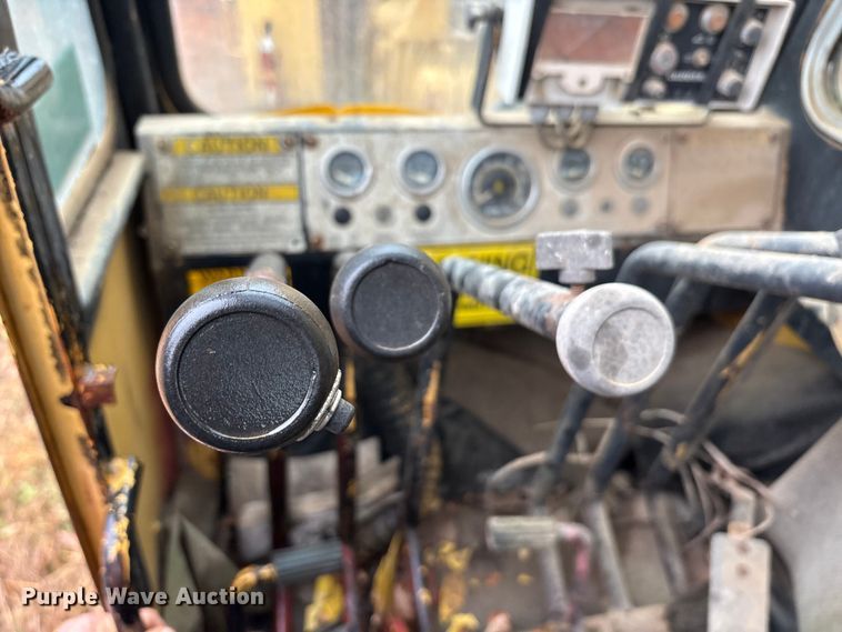 image for item FK2548 1982 Grove 8435G crane truck