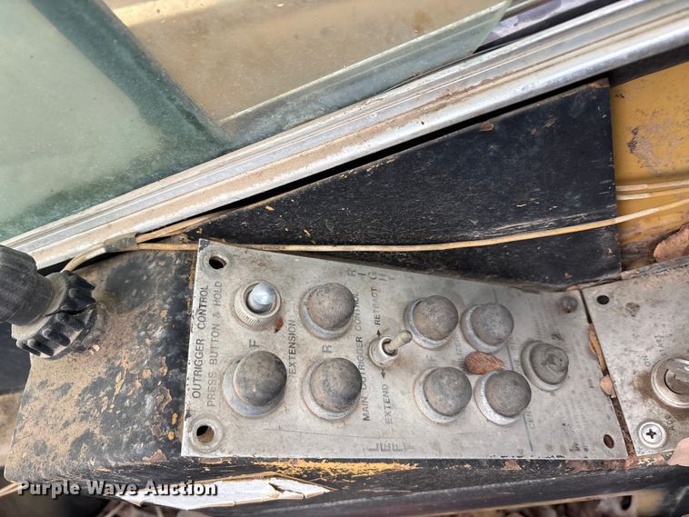 image for item FK2548 1982 Grove 8435G crane truck