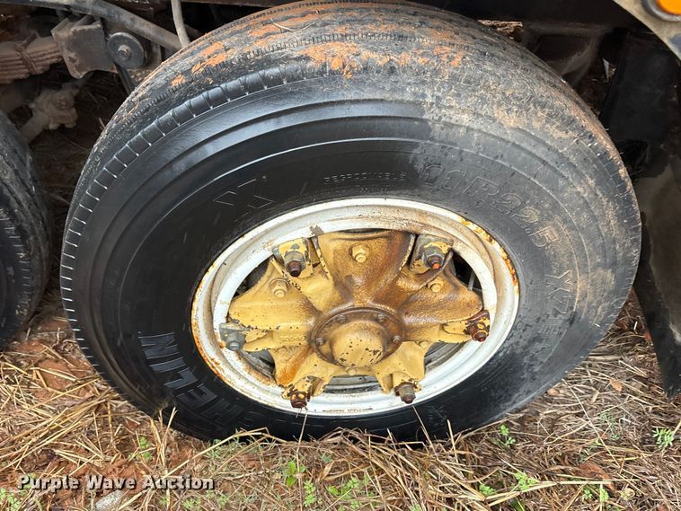 image for item FK2548 1982 Grove 8435G crane truck