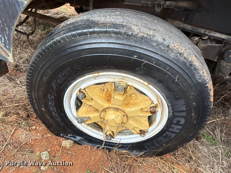 image for item FK2548 1982 Grove 8435G crane truck