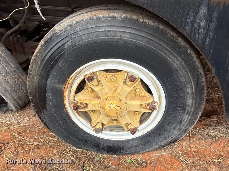 image for item FK2548 1982 Grove 8435G crane truck