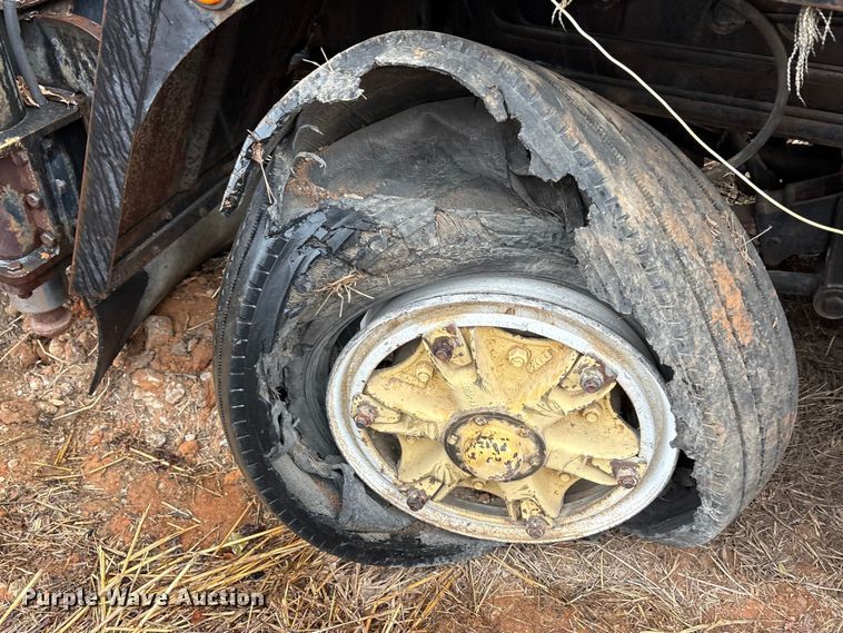 image for item FK2548 1982 Grove 8435G crane truck