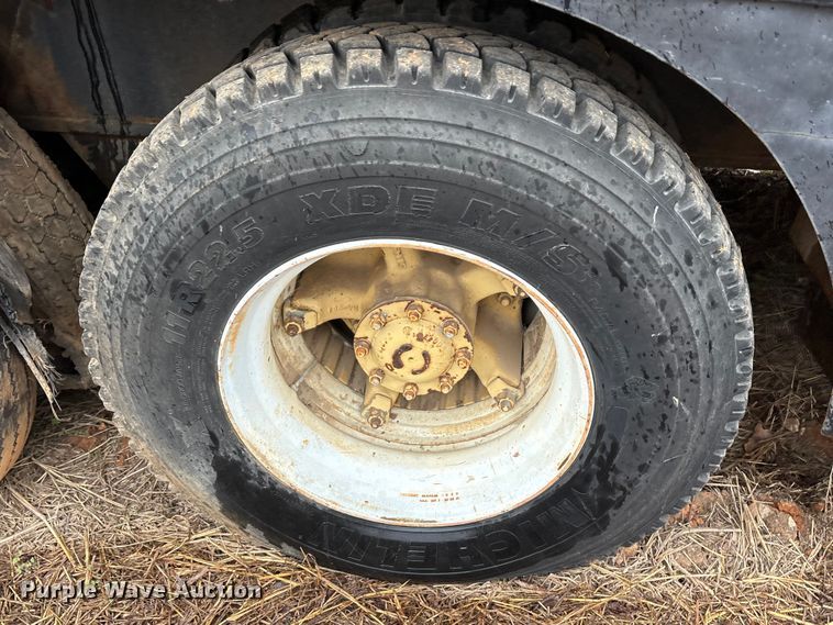 image for item FK2548 1982 Grove 8435G crane truck