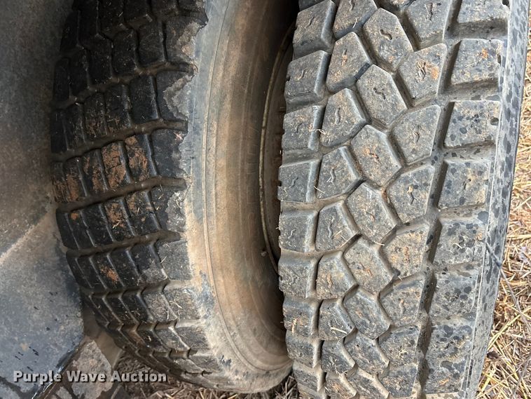 image for item FK2548 1982 Grove 8435G crane truck