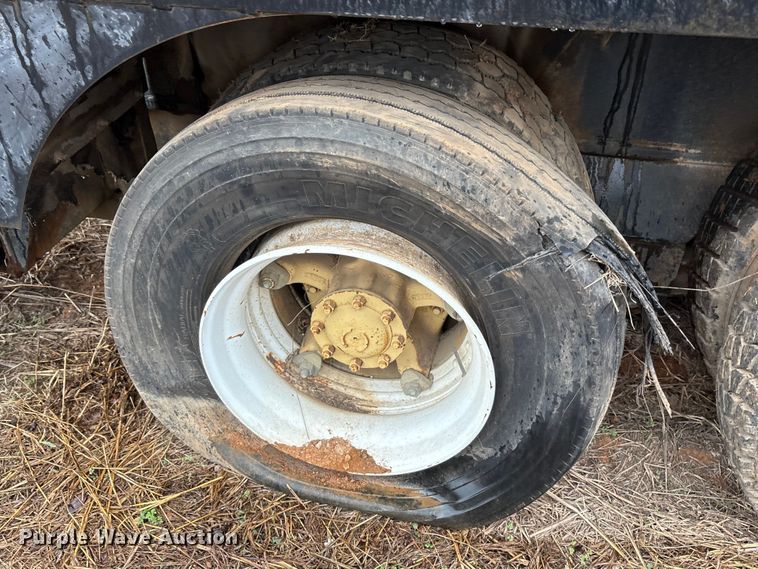 image for item FK2548 1982 Grove 8435G crane truck