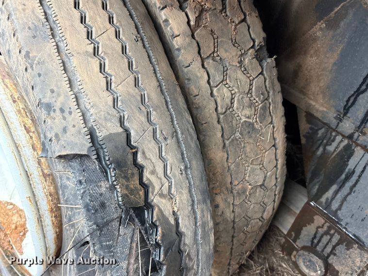 image for item FK2548 1982 Grove 8435G crane truck