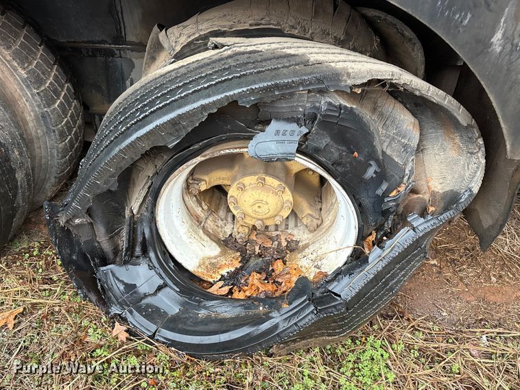 image for item FK2548 1982 Grove 8435G crane truck