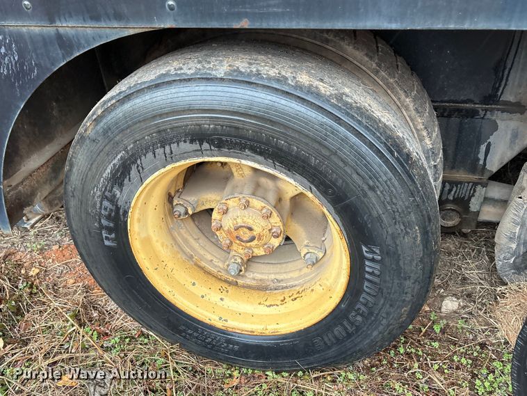 image for item FK2548 1982 Grove 8435G crane truck