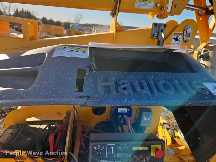 image for item FN5525 Haulotte 4527A boom lift