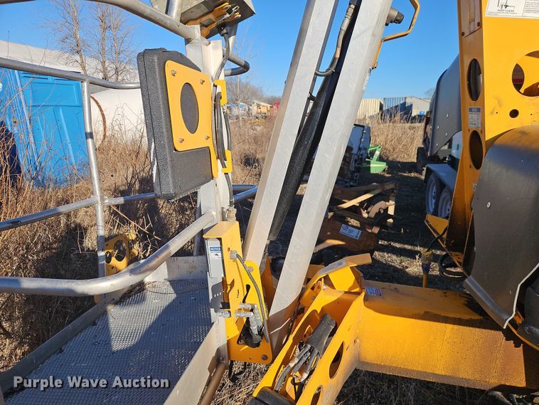 image for item FN5525 Haulotte 4527A boom lift