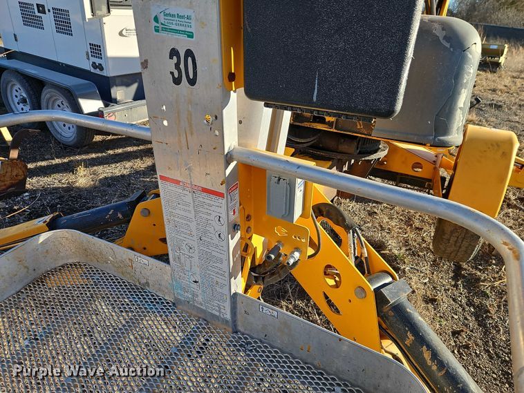 image for item FN5525 Haulotte 4527A boom lift