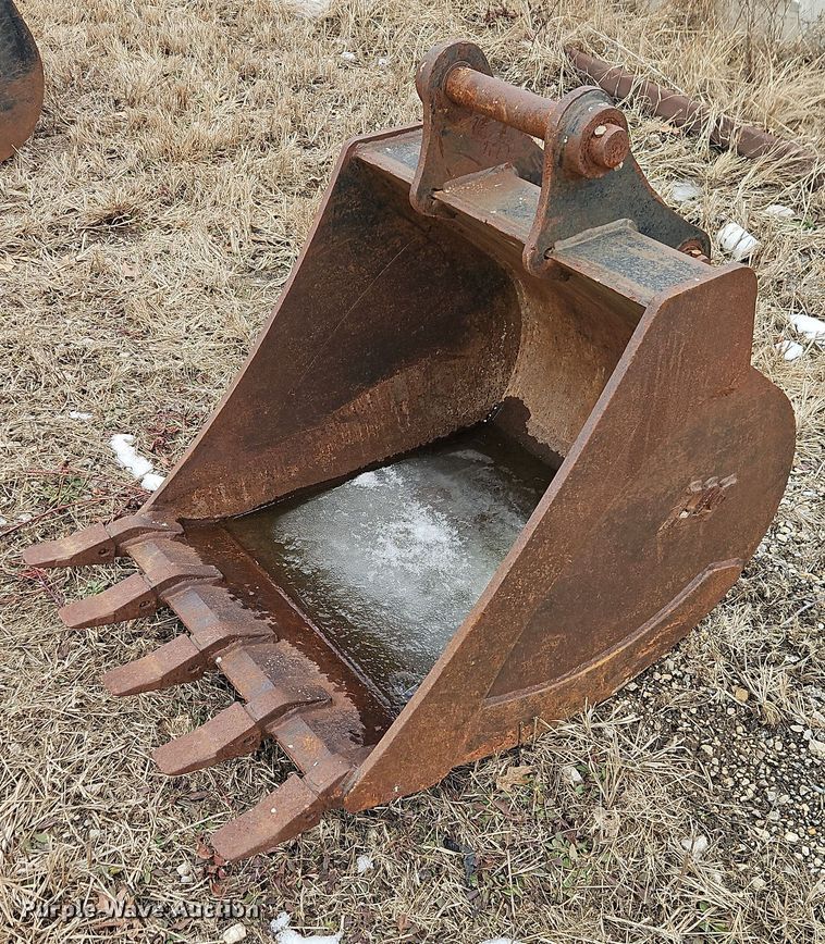 image for item FN5548 TAG backhoe bucket