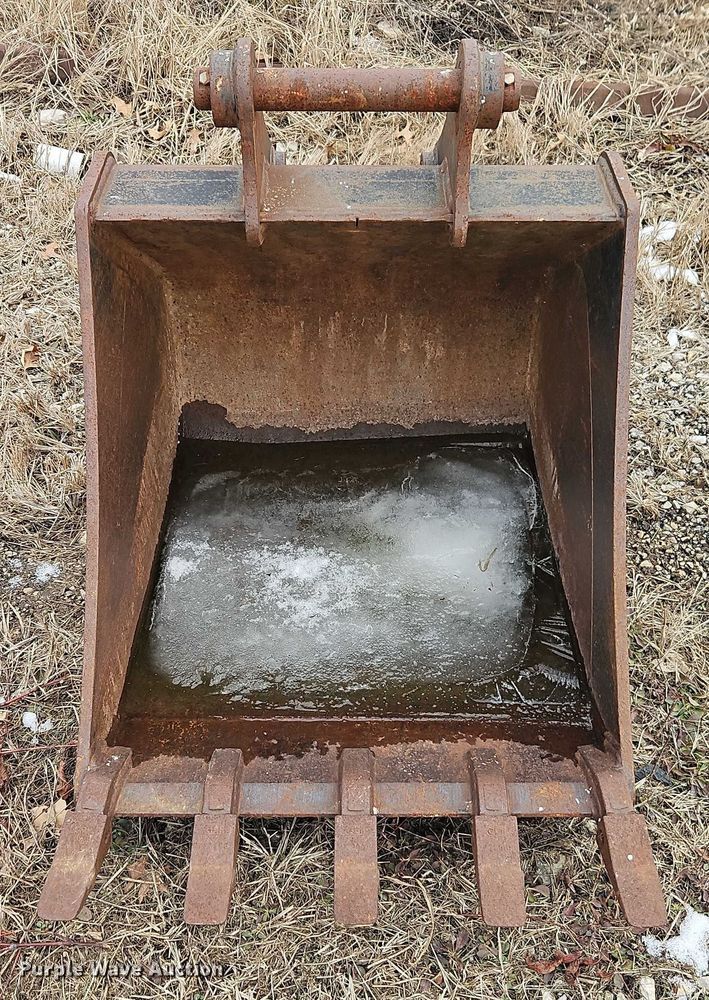 image for item FN5548 TAG backhoe bucket