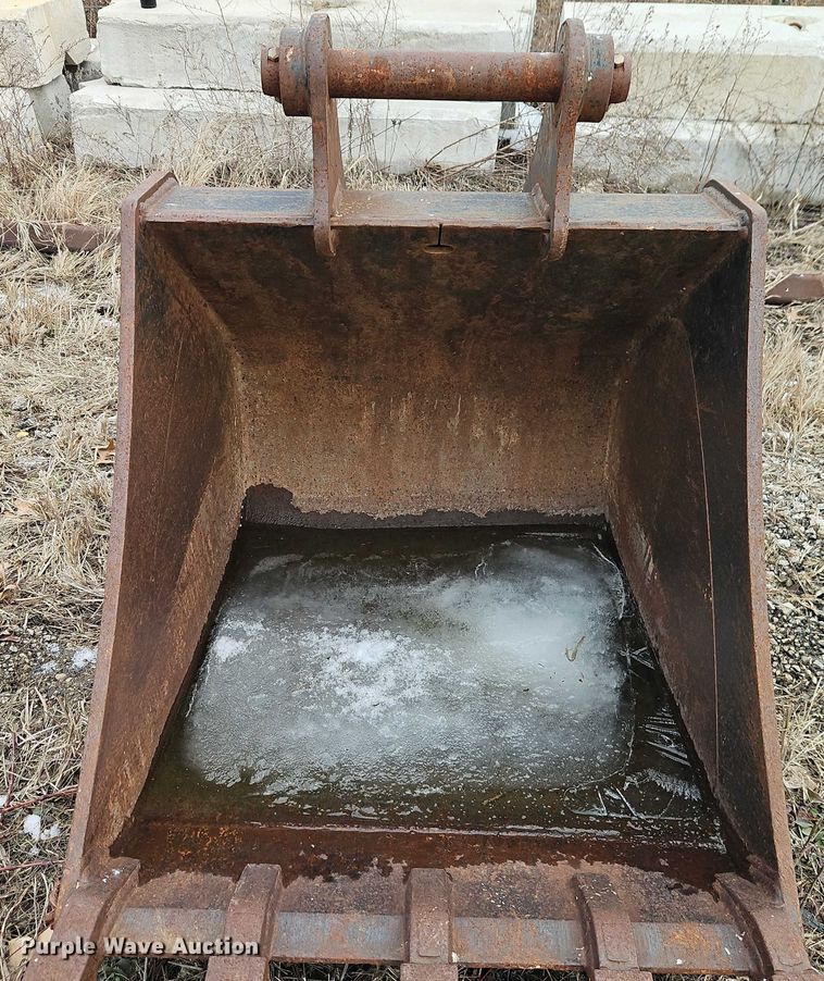 image for item FN5548 TAG backhoe bucket