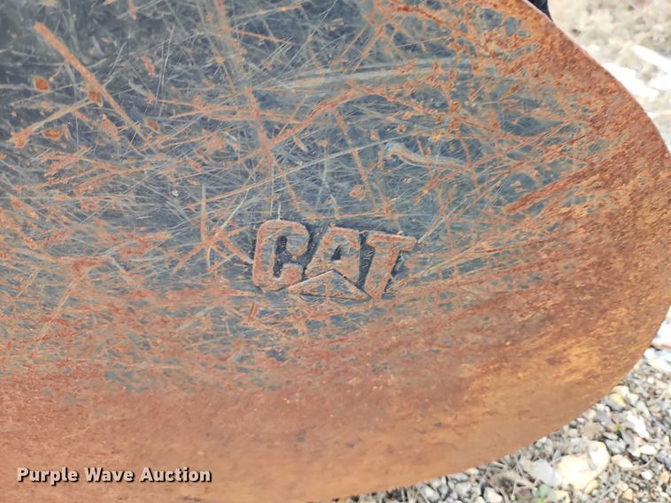 image for item FN5550 Caterpillar 420 backhoe bucket