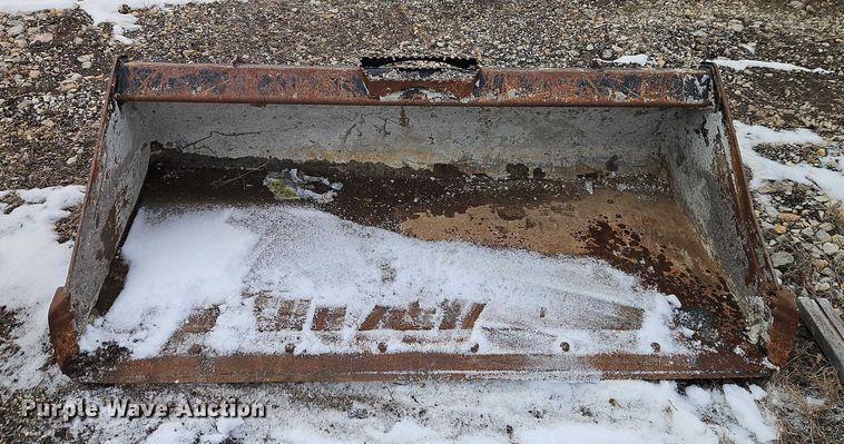 image for item FN5551 Kubota skid steer bucket