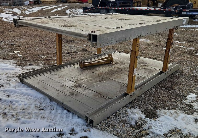 image for item FN5553 Trench box