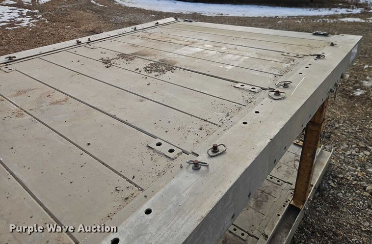 image for item FN5553 Trench box