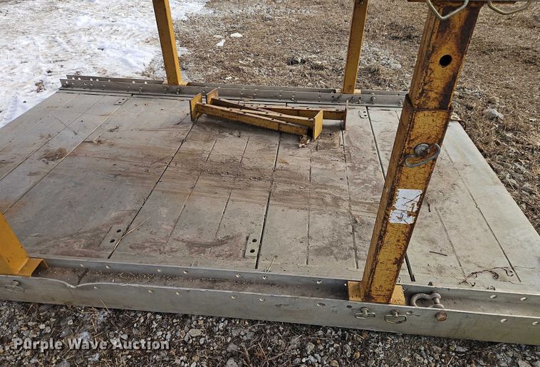 image for item FN5553 Trench box