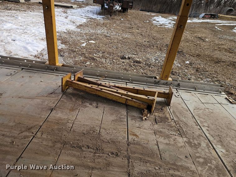 image for item FN5553 Trench box