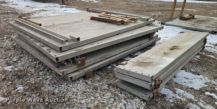 image for item FN5554 Trench box equipment