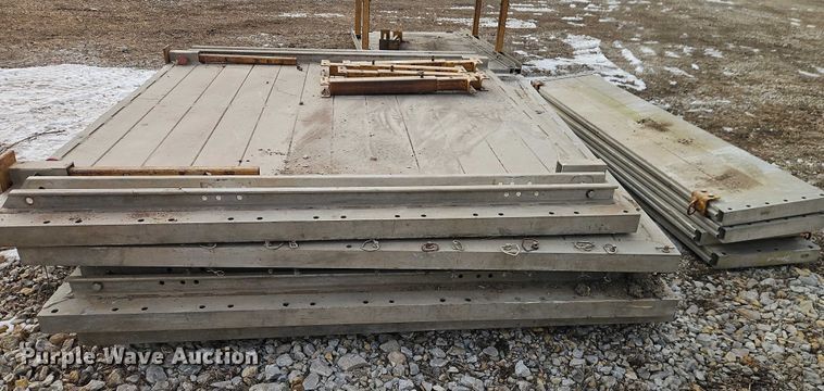 image for item FN5554 Trench box equipment