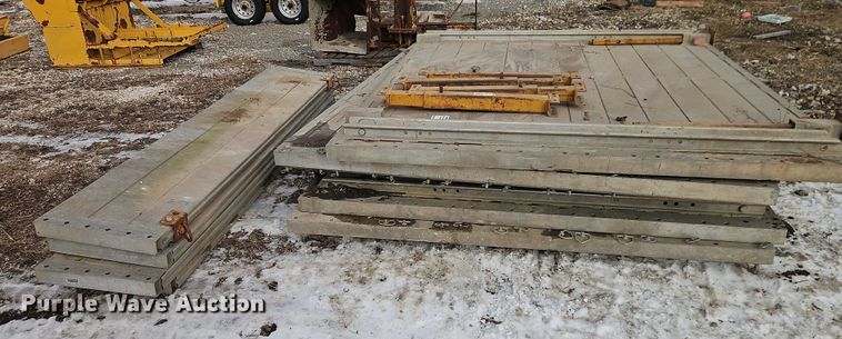 image for item FN5554 Trench box equipment