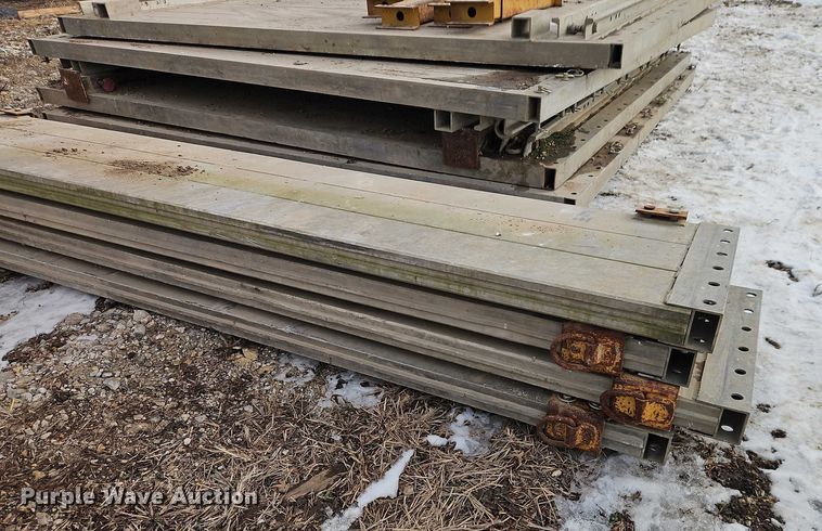 image for item FN5554 Trench box equipment