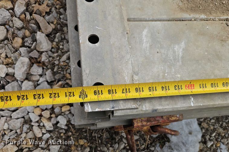 image for item FN5554 Trench box equipment