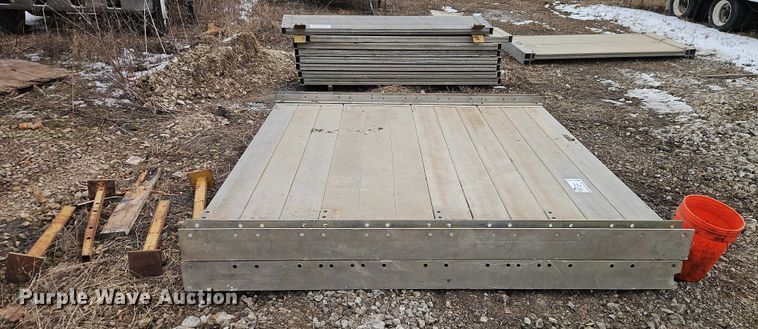 image for item FN5555 Trench box equipment