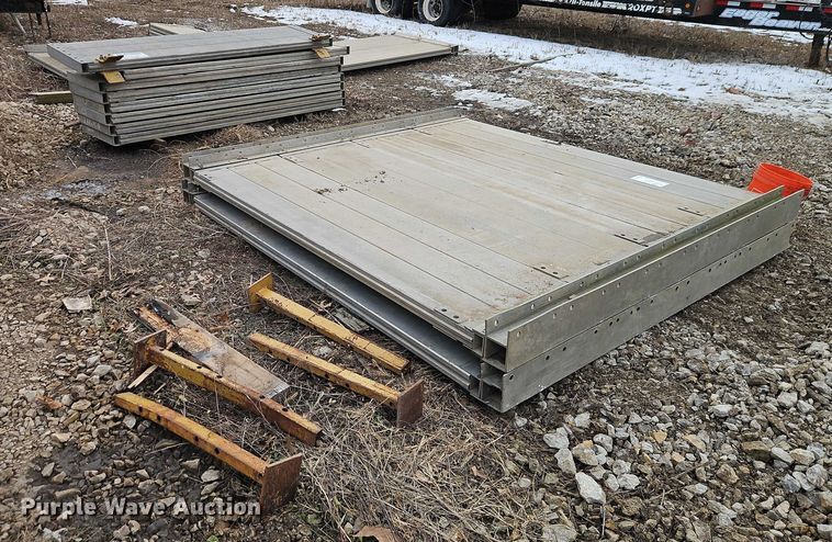 image for item FN5555 Trench box equipment