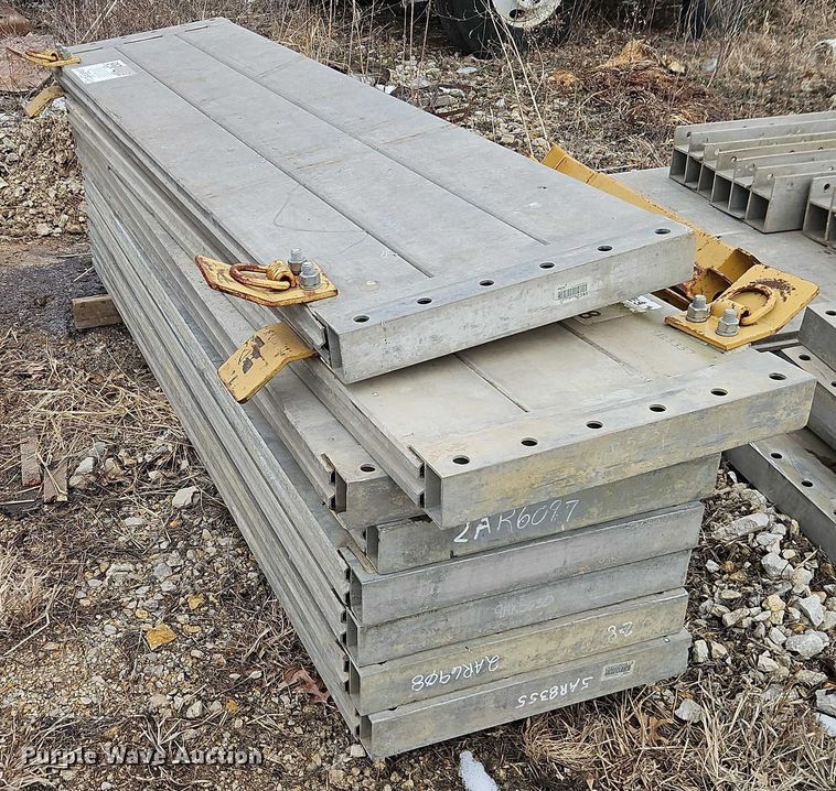 image for item FN5555 Trench box equipment