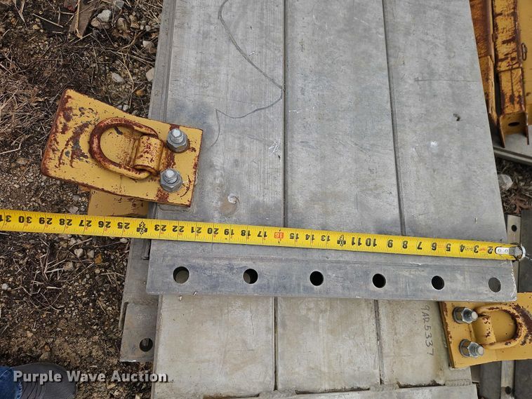 image for item FN5555 Trench box equipment