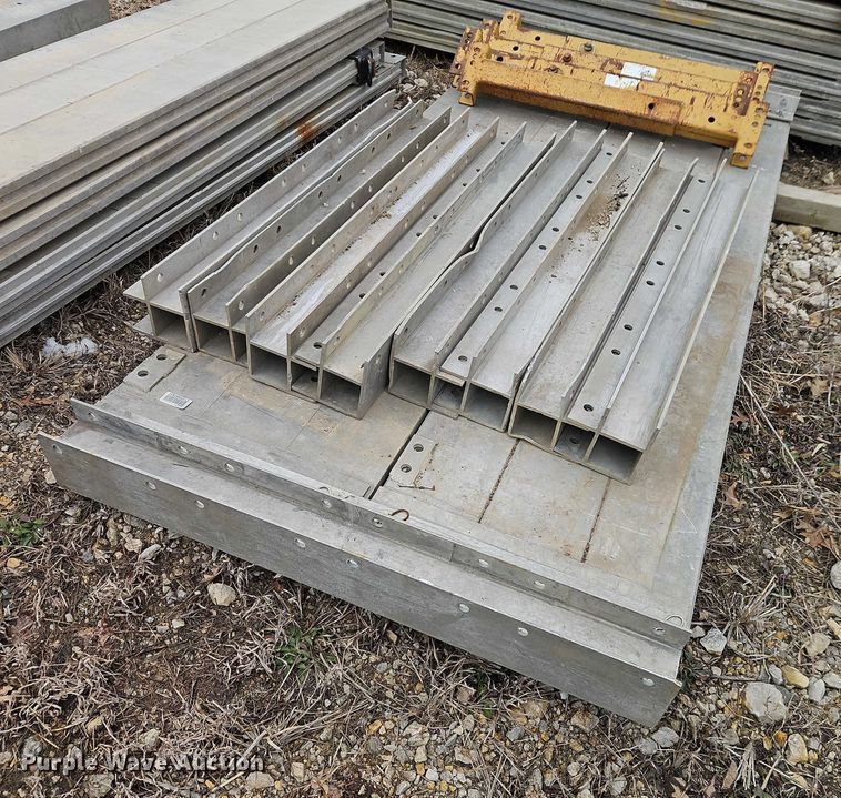 image for item FN5555 Trench box equipment