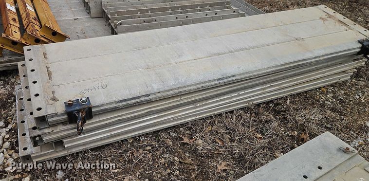 image for item FN5555 Trench box equipment